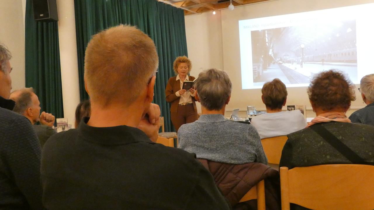 Die Autorin bei der Lesung